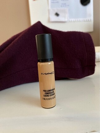 Mac Pro Longwear concealer