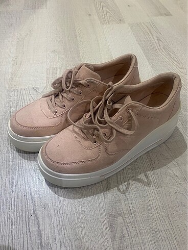 Bershka pudra sneaker