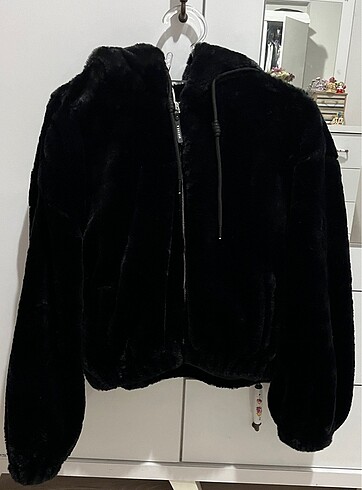 BERSHKA KÜRK