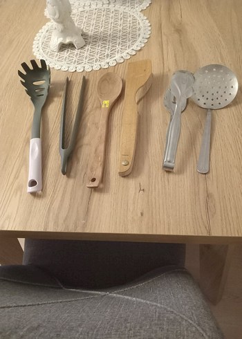 Gri ve Beyaz Mutfak Gereçleri Seti - Görsel 8