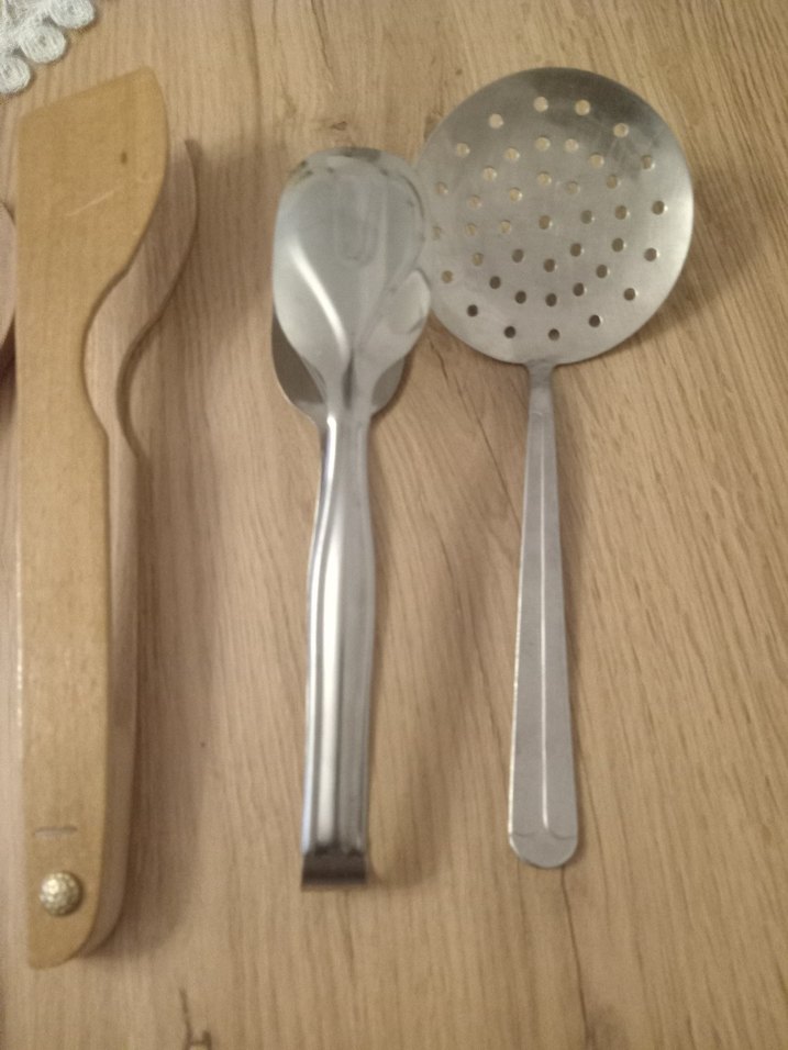 Gri ve Beyaz Mutfak Gereçleri Seti - Görsel 4