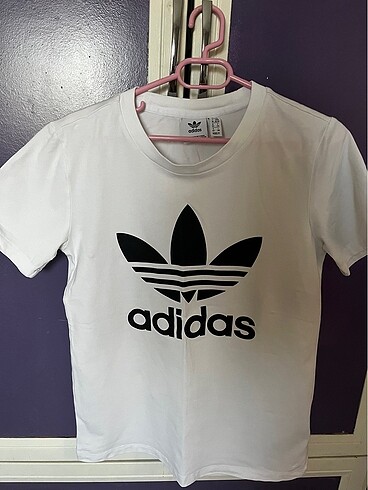 Adidas kadın tişört