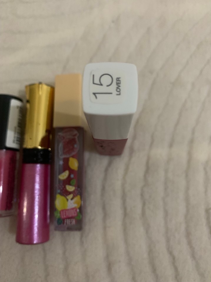 Pastel Pembe Dudak Parlatıcısı - Görsel 2