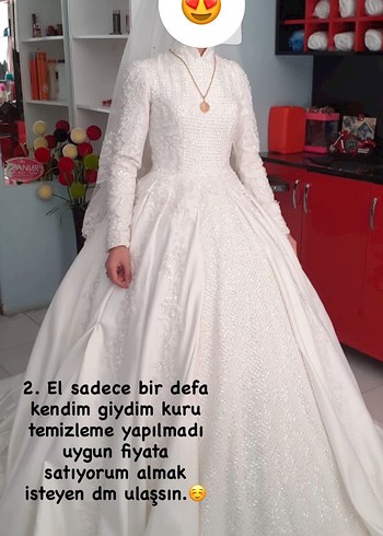 Beyaz Nakışlı Uzun Kollu Sade şık gelinlik