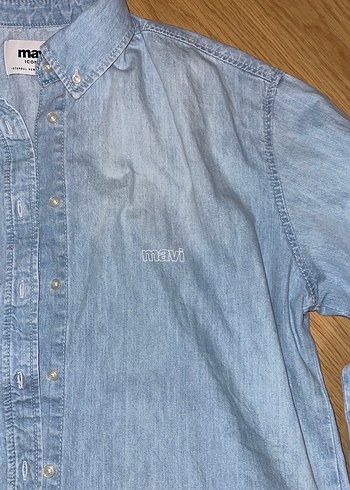 s Beden Düğmeli Uzun Kollu Denim Gömlek