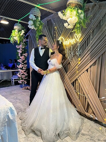 38 Beden Tertemiz taş işlemeli A kesim gelinlik