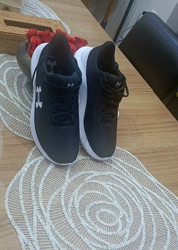 Erkek Siyah Beyaz Under Armour Koşu Ayakkabısı - Görsel 2