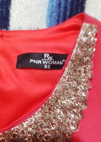 Kırmızı Boncuk İşlemeli Kolsuz Bluz - Görsel 3