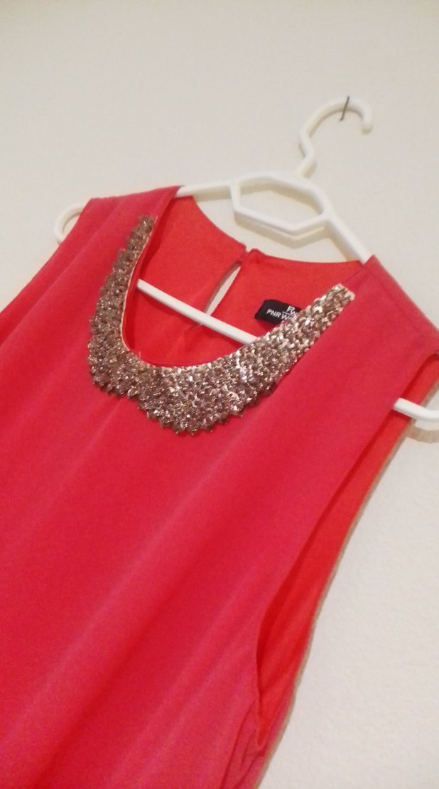 Kırmızı Boncuk İşlemeli Kolsuz Bluz - Görsel 2