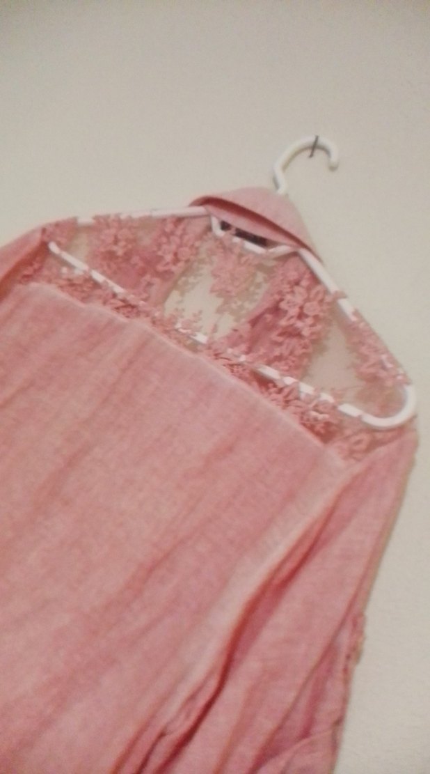 Düğmeli Kısa Kollu Pembe Keten Gömlek - Görsel 4