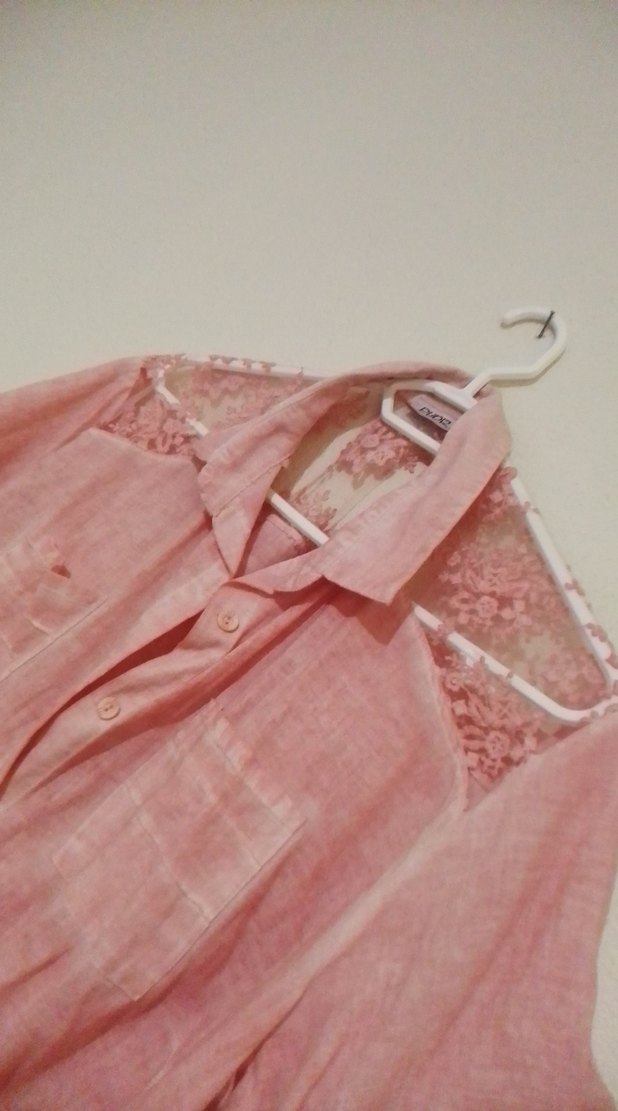 Düğmeli Kısa Kollu Pembe Keten Gömlek - Görsel 2