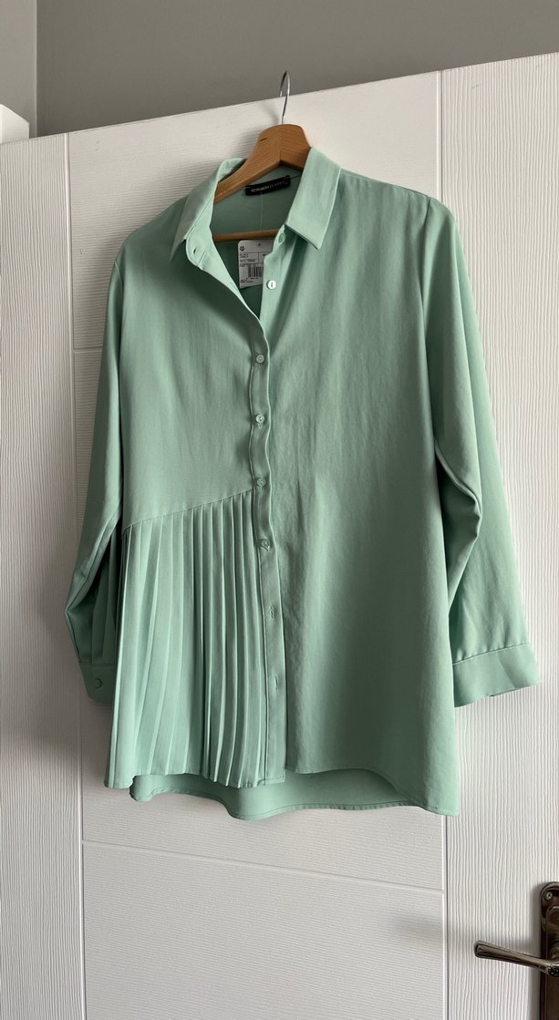 Yeşil Kadın Pilili Gömlek - Görsel 2