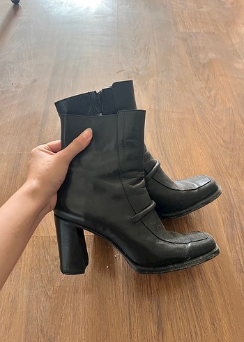 Kadın Siyah Gerçek Deri Gotik Topuklu Bot