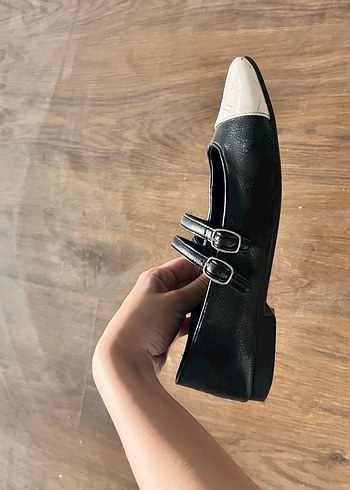 H&M Tokalı Siyah Beyaz Kadın Babet