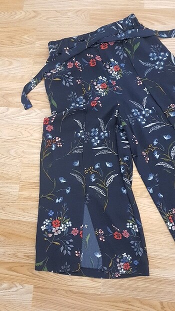 Stradivarius Yırtmaçlı bol pantolon