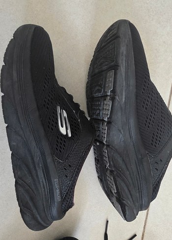 Skechers Siyah Dolgu Topuklu Spor Ayakkabı