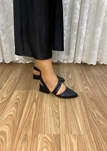 Siyah Kısa Topuklu Kadın Babet - Görsel 2