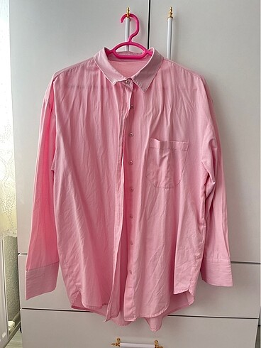 Milla pembe gömlek
