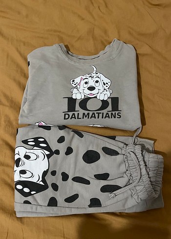 Dalmation Desenli Gri Düğmeli Köpek Kıyafeti - Görsel 2