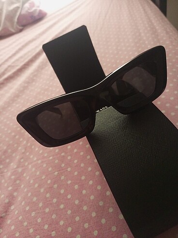  Beden siyah Renk Prada güneş gözlüğü