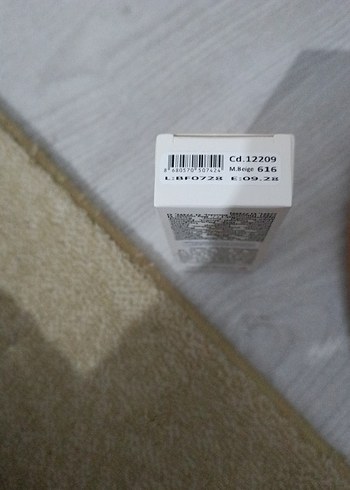 Pierre Cardin Natural Look Fondöten 250 Beige