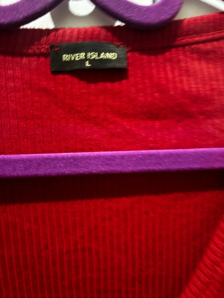 Kırmızı V Yakalı Düğmeli Kadın Bluz - Görsel 3