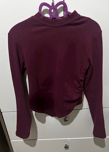 Vişneçürüğü Yüksek Yaka Dar Kesim Kadın Bluz - Görsel 4