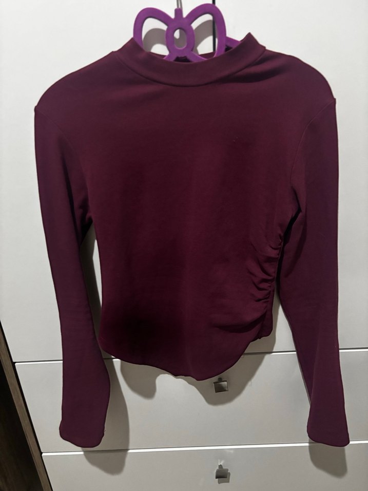 Vişneçürüğü Yüksek Yaka Dar Kesim Kadın Bluz - Görsel 4