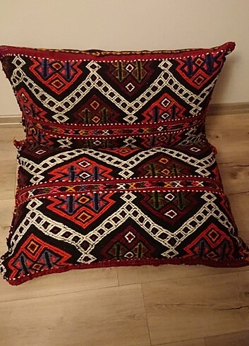 #Şark #odası #yastık #kilim #desenli #köy #otantik #nakış #elişi