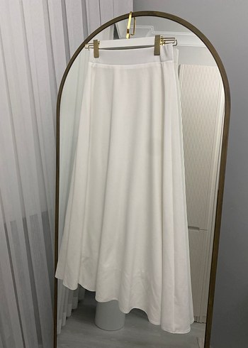 Nur Özkul beyaz astarlı kloş etek - Görsel 3