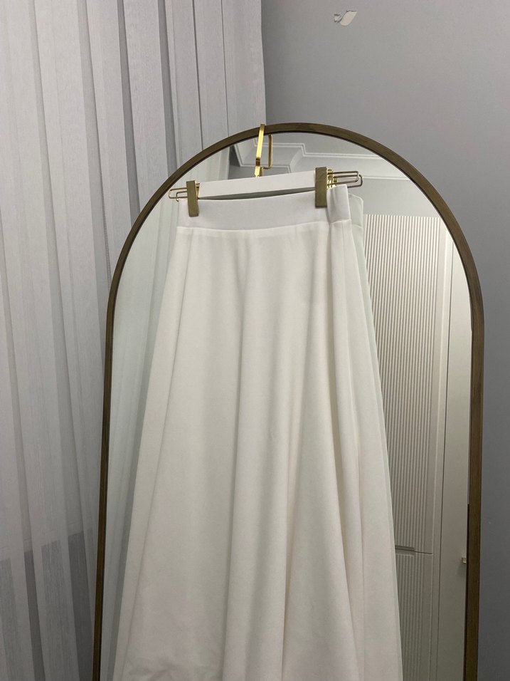 Nur Özkul beyaz astarlı kloş etek - Görsel 2