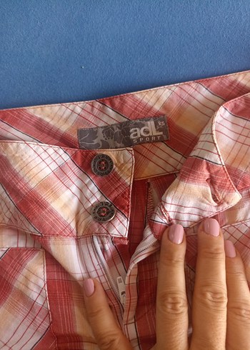 xs Beden Düğmeli Kırmızı Batik Kadın Mini Şort