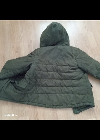 Yeşil kapüşonlu Erkek Çocuk Mont - Görsel 2