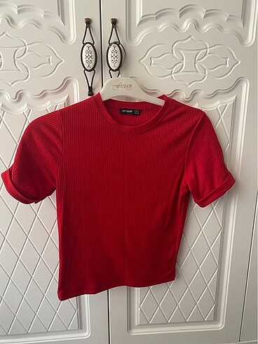 Kırmızı şık T-shirt