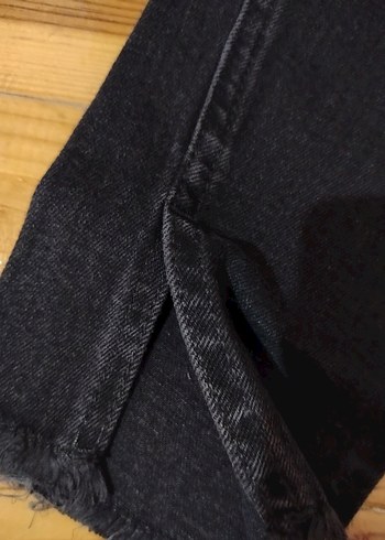 Siyah Yırtık Detaylı Midi Boy Kadın Kot Pantolon - Görsel 2