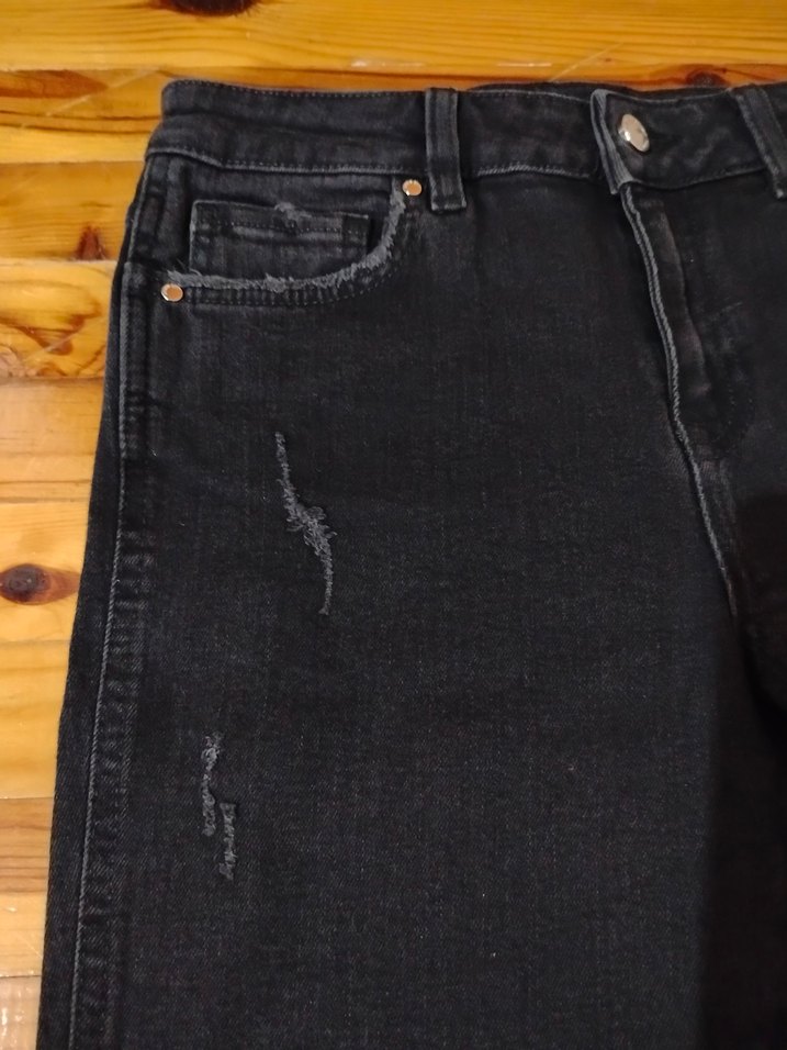 Siyah Yırtık Detaylı Midi Boy Kadın Kot Pantolon - Görsel 4