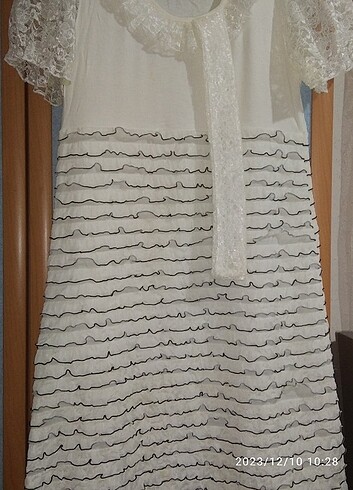 Kadın midi boy beyaz dantelli elbise 