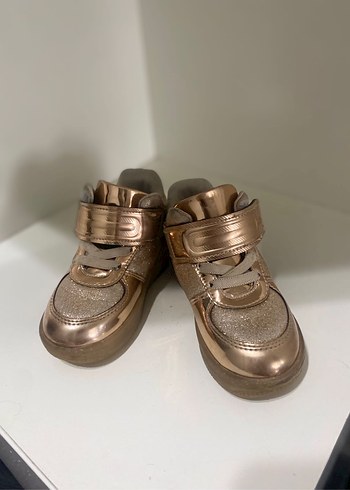 Kız Çocuk Parlak Altın Cırt Cırtlı Spor Ayakkabı - Görsel 2