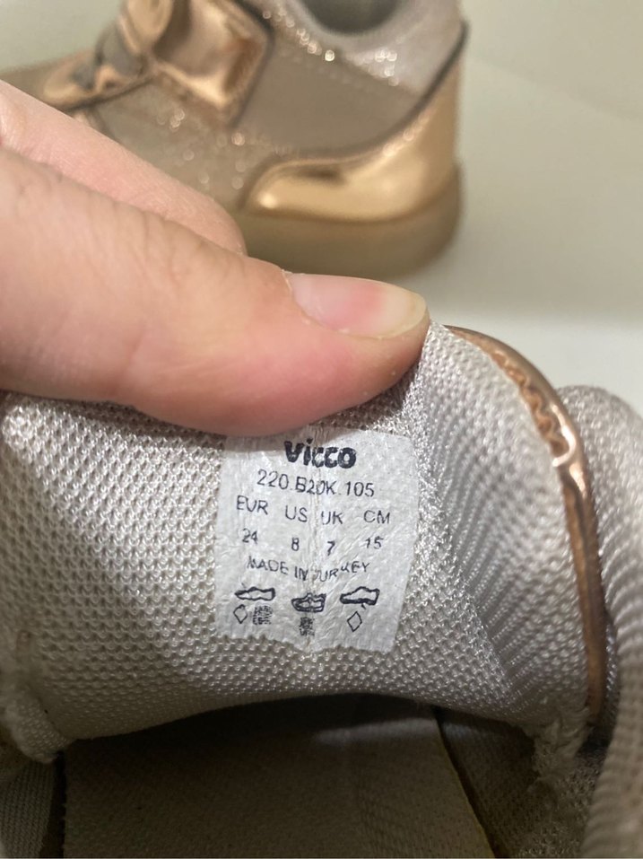 Kız Çocuk Parlak Altın Cırt Cırtlı Spor Ayakkabı - Görsel 3