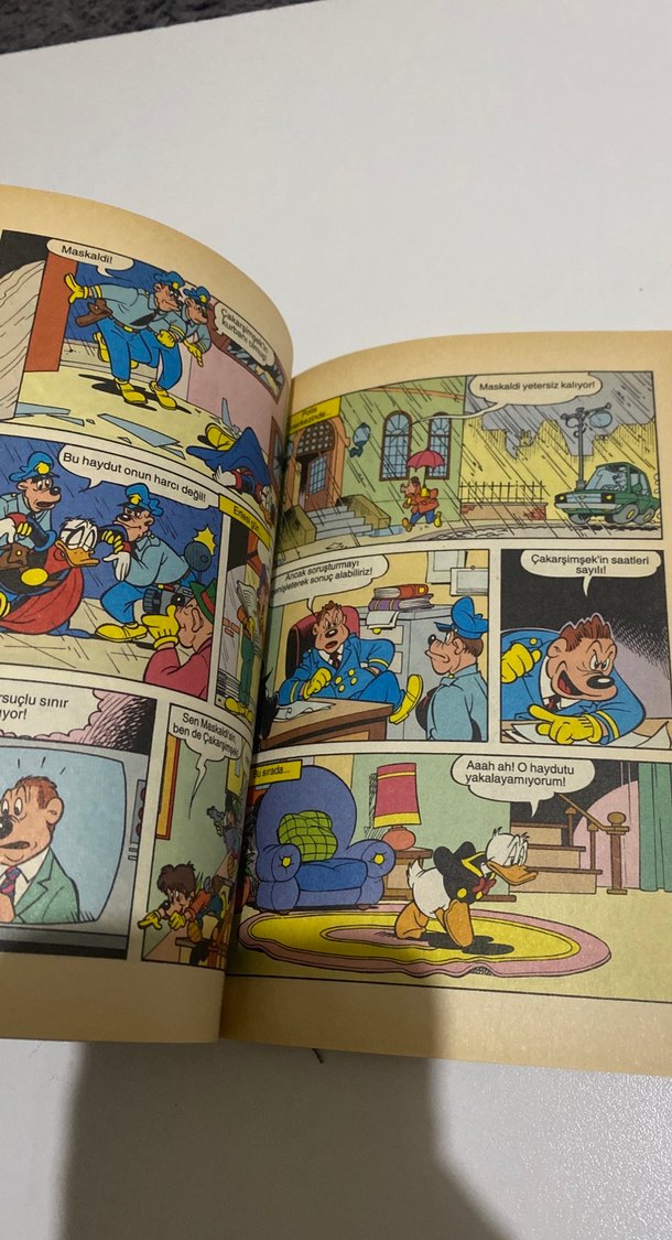 Mickey Mouse İyi Ki Doğdun! Çocuk Kitabı - Görsel 4