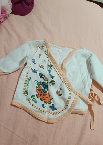 Nakışlı Pastel Beyaz Bebek Önlüğü - Görsel 2