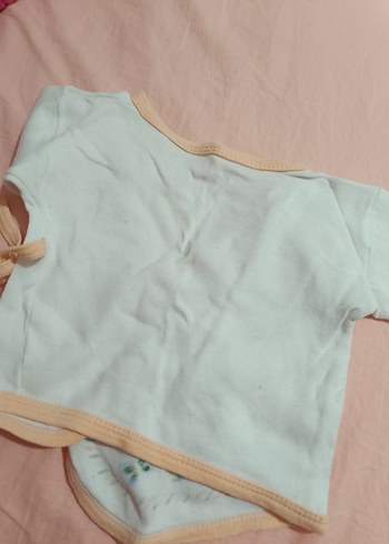 Nakışlı Pastel Beyaz Bebek Önlüğü - Görsel 4