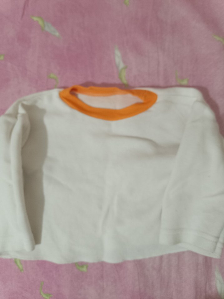 Turuncu Yaka Detaylı Beyaz Çocuk Pijama - Görsel 3