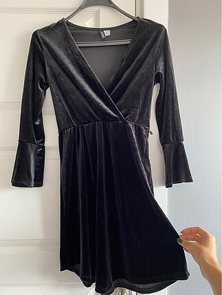 Siyah kadife elbise