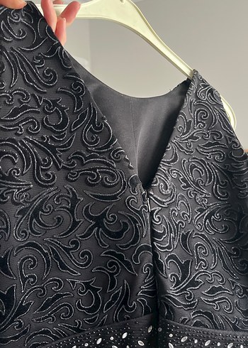 Siyah V Yakalı Uzun Gotik Abiye Elbise - Görsel 4