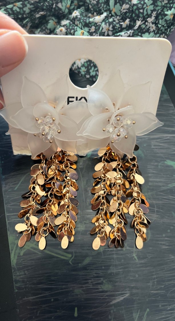 Beyaz Çiçekli Uzun Pullu Bohem Küpe - Görsel 2