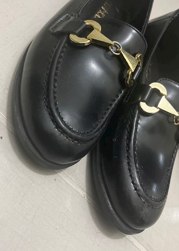 Altın Tokalı Siyah Deri Kadın Loafer - Görsel 4