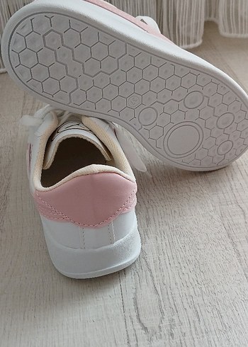 37 Beden beyaz Renk Puma Beyaz Pembe Bağcıklı Sneakers