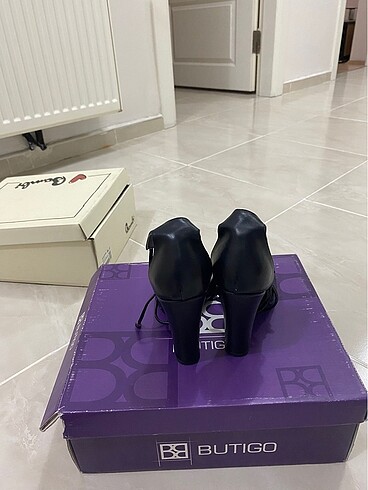 38 Beden Bağcıklı topuklu ayakkabı
