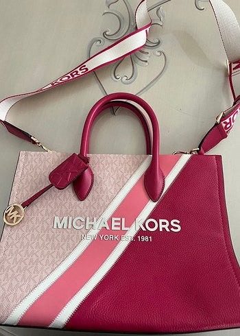 Michael Kors Pembe Deri Kadın Çanta